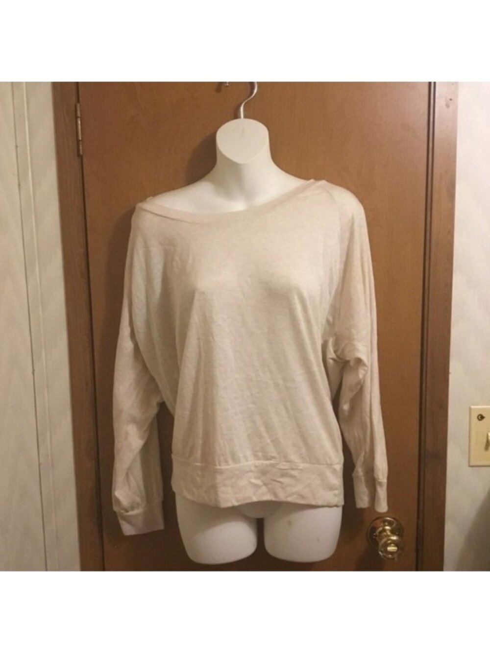 Wet seal Casual Cream Off-Shoulder Long Sleeve Top L